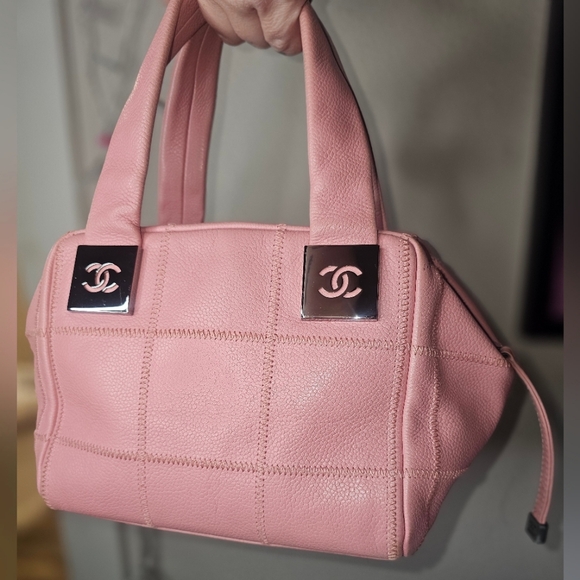 Chanel Soft Pink Caviar Vintage Bowlero Bag & COA! - Picture 2 of 15